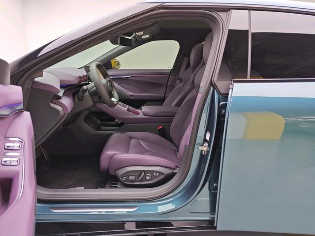 Certificated Pre-Owned XPENG P7 2025 702 Long Range Ultra -u22956692