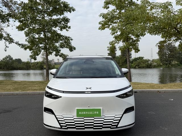 Pre-Owned XPeng X9 2024 Model 610 Long-Range Pro