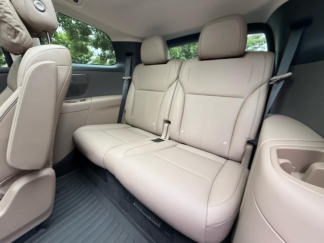 Pre-Owned Li Auto i8 2025 Standard Version