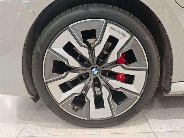 Pre-Owned BMW i7 2023 Model eDrive50L Leading Version M Sport Package