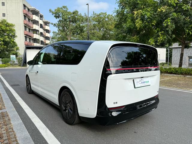 Gebraucht Li Auto MEGA 2024 Ultra Version