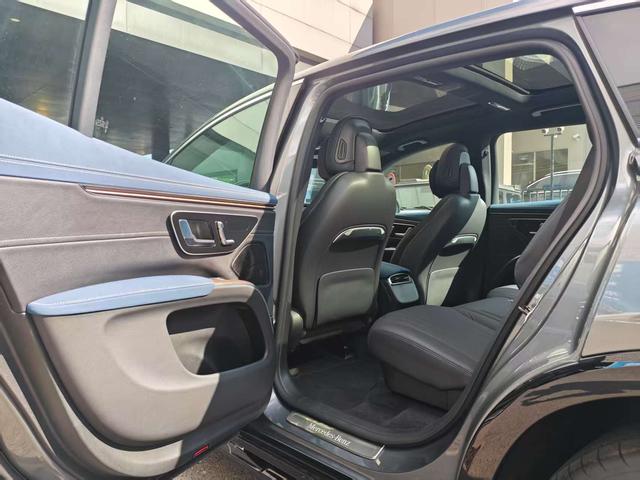 Pre-Owned 2023 Mercedes-Benz EQS SUV EQS 450 4MATIC Pioneer Edition