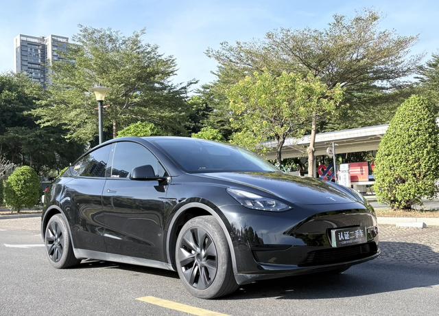 Pre-Owned Model Y 2023 Rear-Wheel Drive Edition