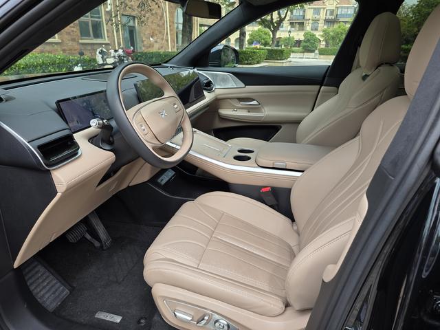 Pre - Owned XPENG G9 2025 Model 680 Long - Range Four - Wheel Drive Max