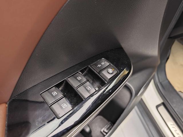 Certificated Used GAC Trumpchi GS8 2017 Model 320T Two-Wheel Drive Luxury Intelligent Connected Version Seven-Seat