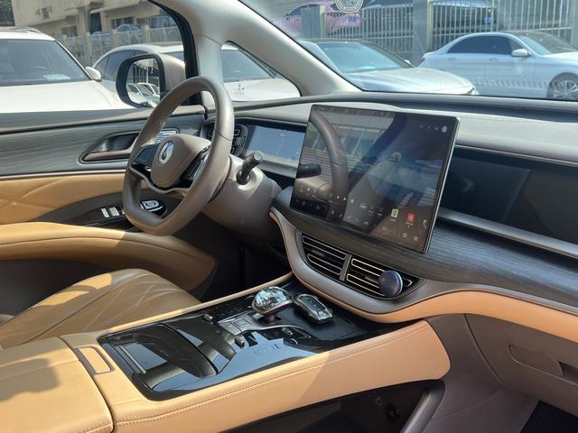 Certificated Used Denza D9 DM 2022 Edition 970 Four-wheel Drive Honor Version