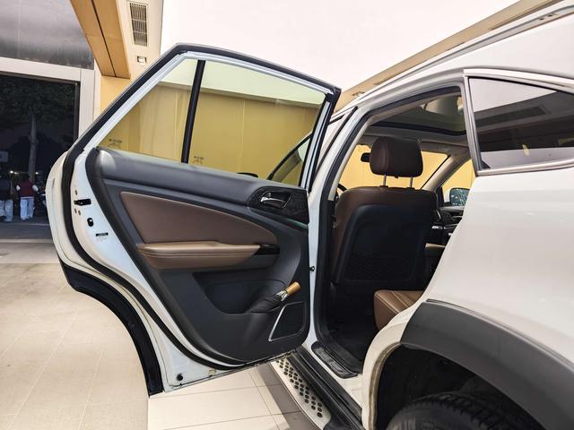 Certificated Used BYD Tang DM 2015 Edition DM 2.0T 4WD Flagship Model