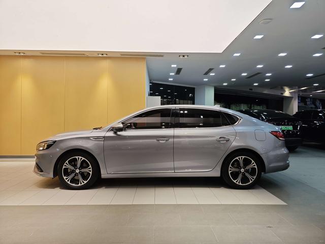 MG6 PHEV d'occasion certifiée, édition 2018, 45T E-Drive, version hybride intelligente avec pilote et connexion Internet.