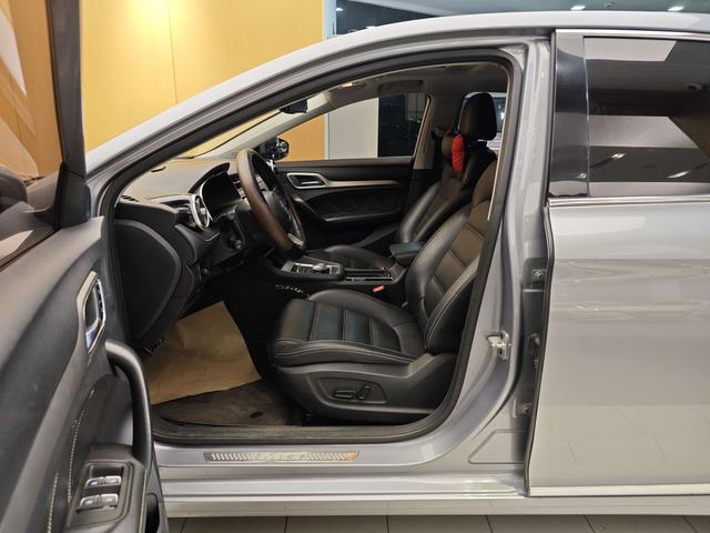 MG6 PHEV d'occasion certifiée, édition 2018, 45T E-Drive, version hybride intelligente avec pilote et connexion Internet.