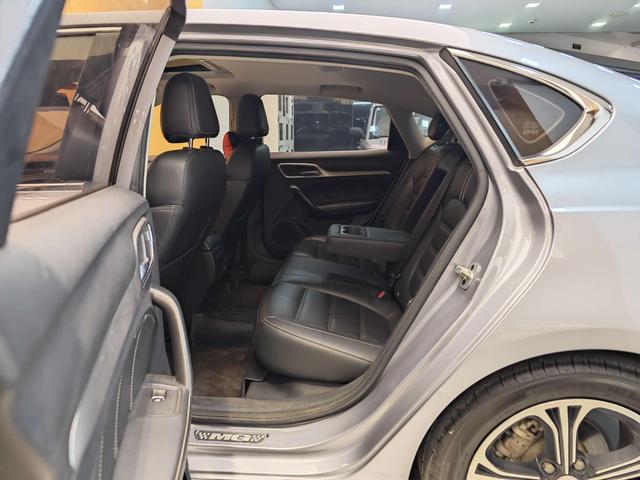 MG6 PHEV d'occasion certifiée, édition 2018, 45T E-Drive, version hybride intelligente avec pilote et connexion Internet.