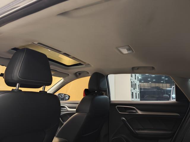 MG6 PHEV d'occasion certifiée, édition 2018, 45T E-Drive, version hybride intelligente avec pilote et connexion Internet.