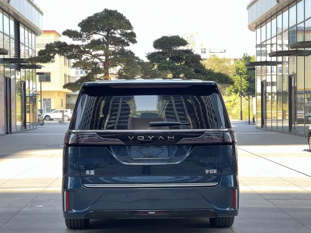 Certificated Used VOYAH Dreamer PHEV 2025 AWD Flagship Kunpeng Edition
