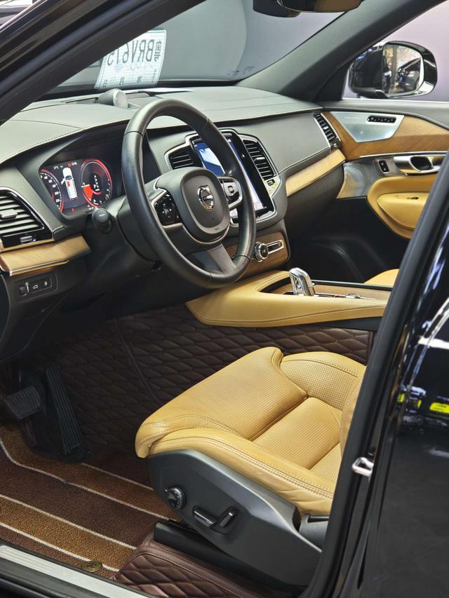 Volvo XC90 PHEV 2018 E-Drive Hybrid T8 Excellence 7 places d'occasion certifiée