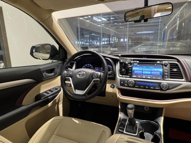 Certificated Used Toyota Highlander 2012款 2.7L Two-Wheel Drive 7-Seat Luxury Edition