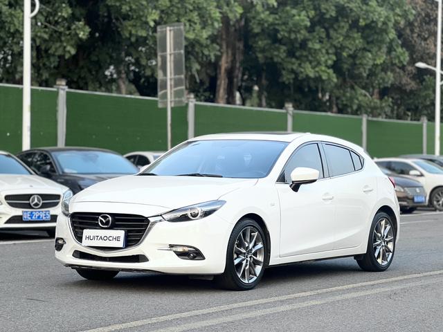 Certificated Used Mazda 3 Axela 2017 Two-Door 2.0L Automatic Luxury Type National V