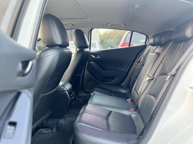 Certificated Used Mazda 3 Axela 2017 Two-Door 2.0L Automatic Luxury Type National V