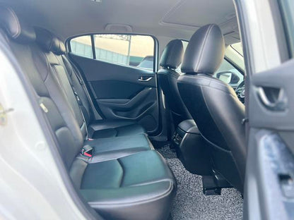 Certificated Used Mazda 3 Axela 2017 Two-Door 2.0L Automatic Luxury Type National V