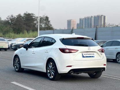 Certificated Used Mazda 3 Axela 2017 Two-Door 2.0L Automatic Luxury Type National V