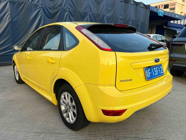 Certificated Used Ford Focus 2011 Model Hatchback 1.8L Automatic Fashionable Type