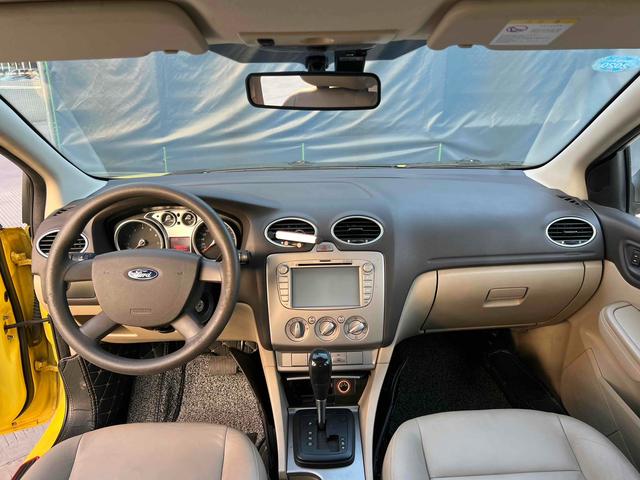 Certificated Used Ford Focus 2011 Model Hatchback 1.8L Automatic Fashionable Type