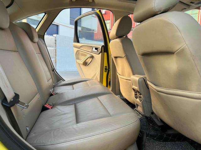 Certificated Used Ford Focus 2011 Model Hatchback 1.8L Automatic Fashionable Type