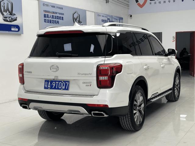 Certificated Used GAC Trumpchi GS8 2017 320T Two-Wheel Drive Luxury Intelligent Linkage Version 7-Seat