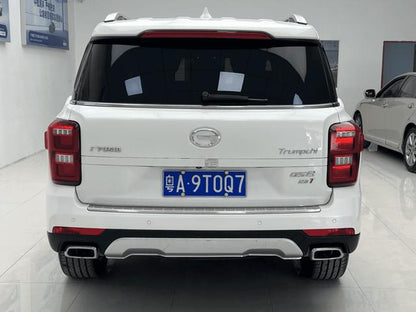Certificated Used GAC Trumpchi GS8 2017 320T Two-Wheel Drive Luxury Intelligent Linkage Version 7-Seat