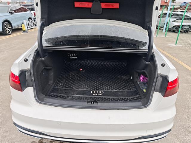 Certificated Used FAW-Audi A4L 2022 40 TFSI Fashion Zhiya Type