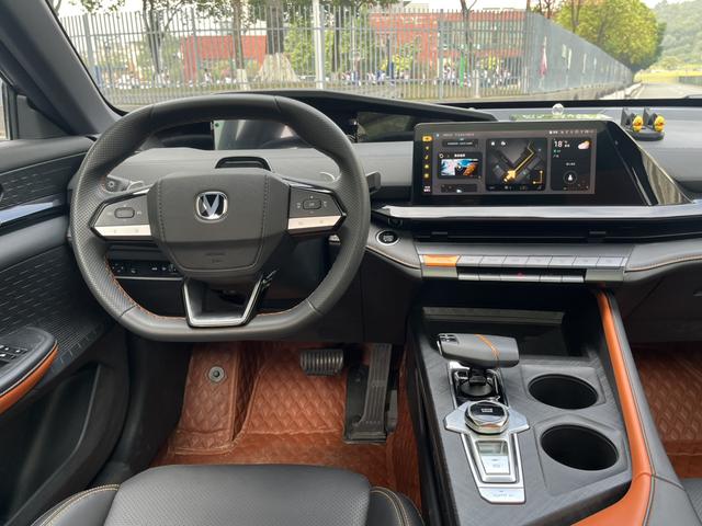 Certificated Used Changan UNI-V 2022 1.5T Premium Type