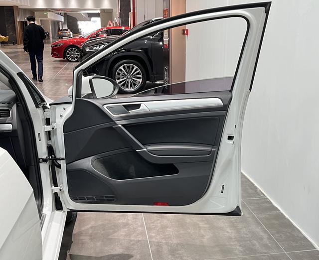 Certificated Used FAW-Volkswagen Golf 2018 1.6L Automatic Comfortable Type