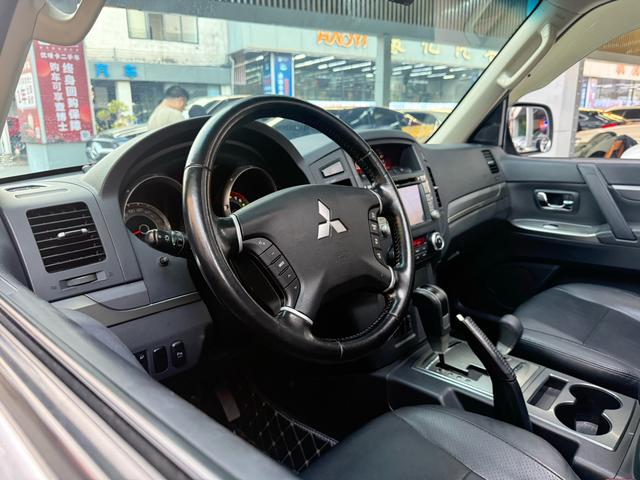 Certificated Used Mitsubishi Pajero (Imported) 2014 Model 3.0L Elite Edition
