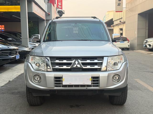 Certificated Used Mitsubishi Pajero (Imported) 2014 Model 3.0L Elite Edition