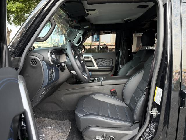 Certificated Used BAIC BJ40 2024 2.0T Automatic 4WD City Hunter Glory Edition