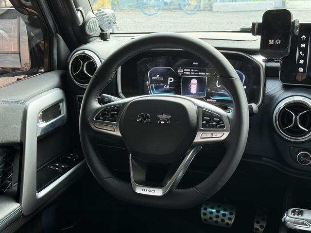 Certificated Used BAIC BJ40 2024 2.0T Automatic 4WD City Hunter Glory Edition