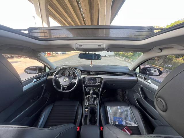 Certificated Used FAW-Volkswagen Magotan 2017 330TSI DSG Leading Type