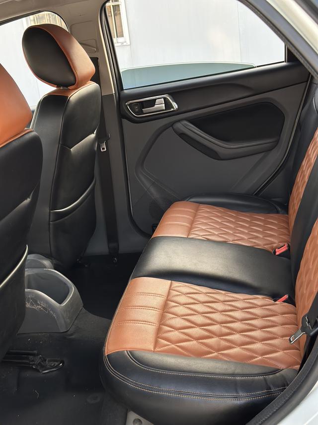 Certificated Used Ford Focus 2013 Model Hatchback Classic 1.8L Automatic Basic