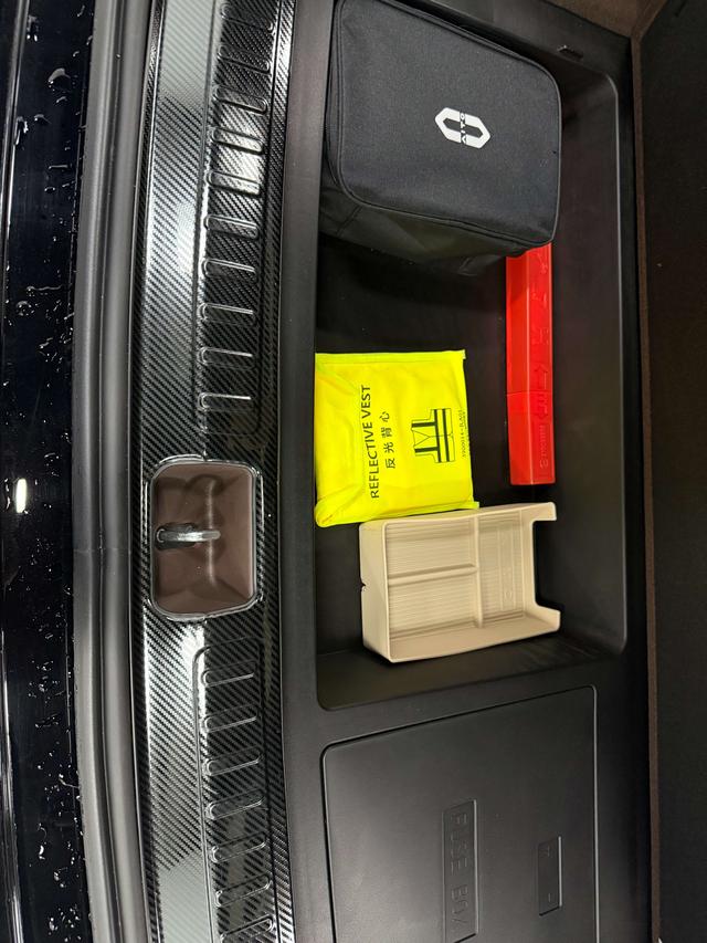 Certificated Pre-Owned AITO M9 2024 Extended-Range Ultra Six-Seater Edition -u21923603