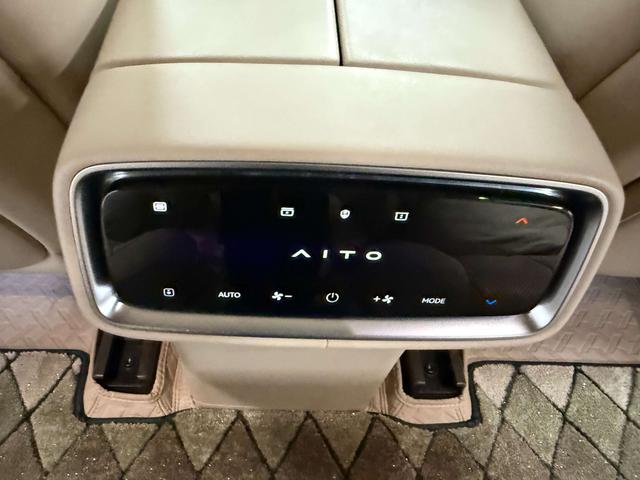 Certificated Pre-Owned AITO M9 2024 Extended-Range Ultra Six-Seater Edition -u21923603