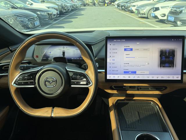 Certificated Pre-Owned Mazda EZ-6 2024 Extended Range 130 -u21826036