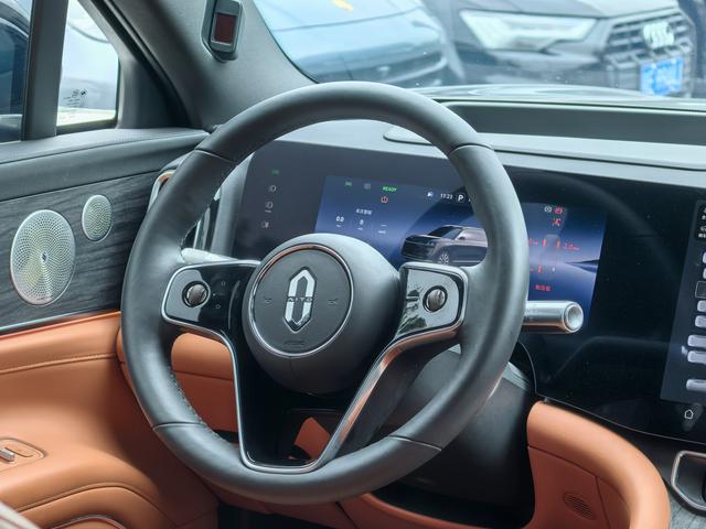 Certificated Pre-Owned AITO M9 2024 Extended Range Max Six-Seater Version -u21683184