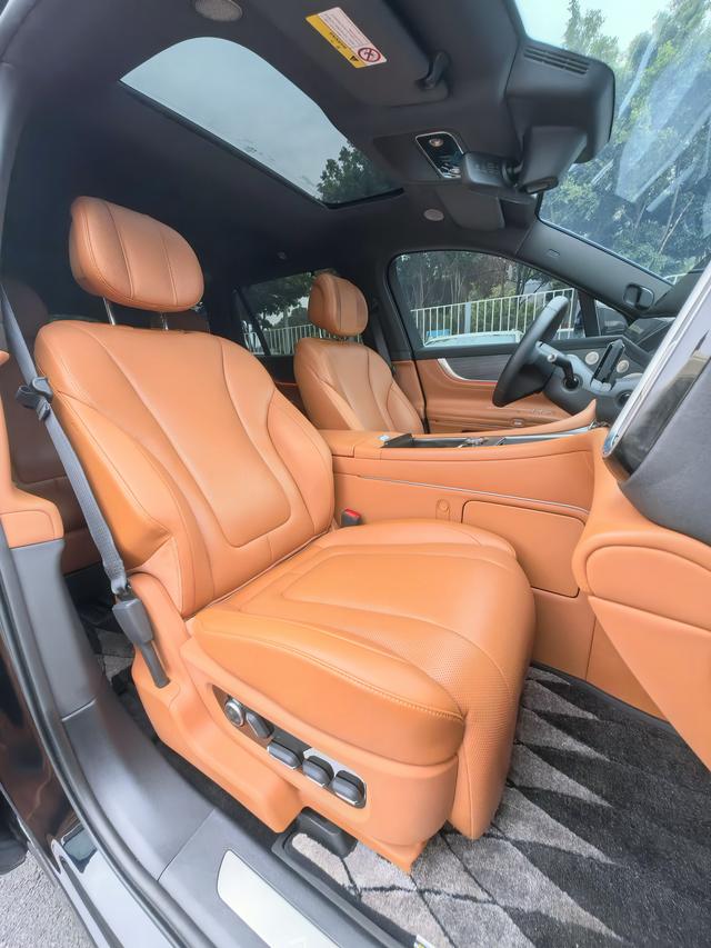 Certificated Pre-Owned AITO M9 2024 Extended Range Max Six-Seater Version -u21683184