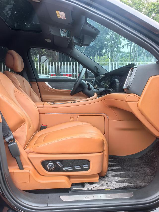 Certificated Pre-Owned AITO M9 2024 Extended Range Max Six-Seater Version -u21683184