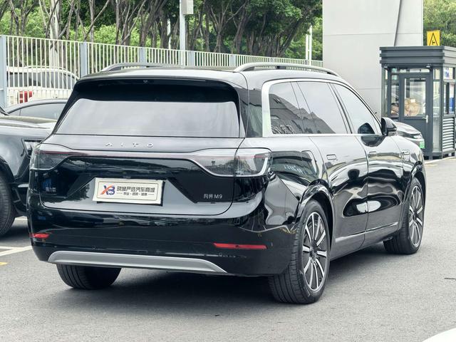 Certificated Pre-Owned Wenjie M9 2024 Extended Range Max Six-Seater Version -u21683184