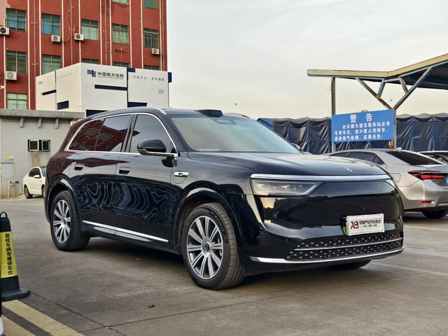 Certificated Pre-Owned Wenjie M8 2025 Extended Range Max Six-Seater Version -u21874263