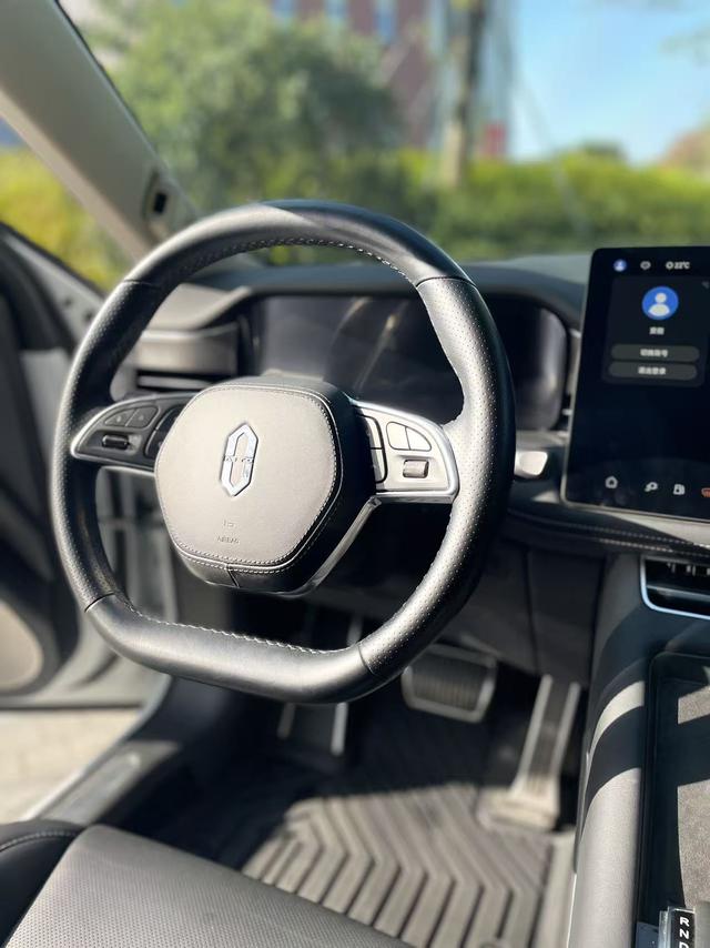 Certificated Pre-Owned Wenjie M5 2022 Extended-Range Rear-Wheel Drive Standard Edition -u21777805