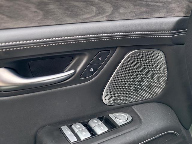 Certificated Pre-Owned Wenjie M5 2022 Extended-Range Four-Wheel Drive Ultimate Edition -u22008648