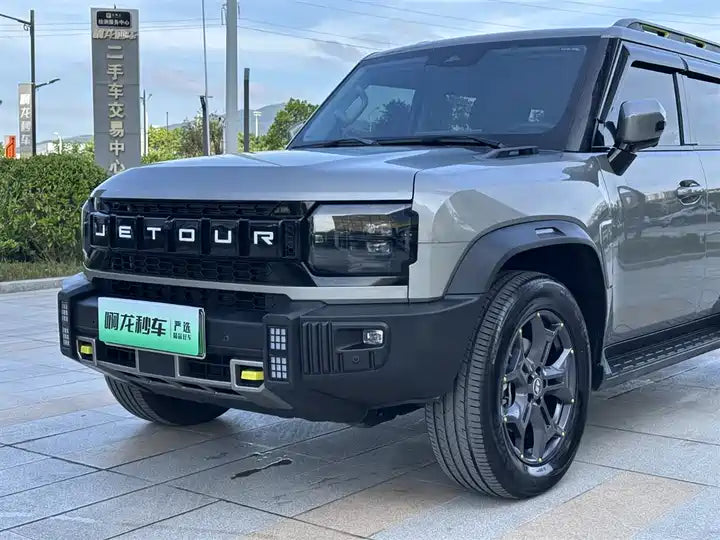 Pre-owned Jetour Traveller C-DM (2024) · C-DM 129 km Forest Edition