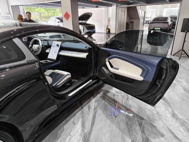 Certificated Pre-Owned Hozon Auto Nezha GT 2023 580 4WD Version -u23756649