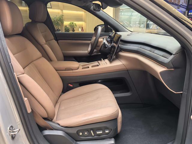 Certificated Pre-Owned NIO ES8 2024 75kWh -u23768030