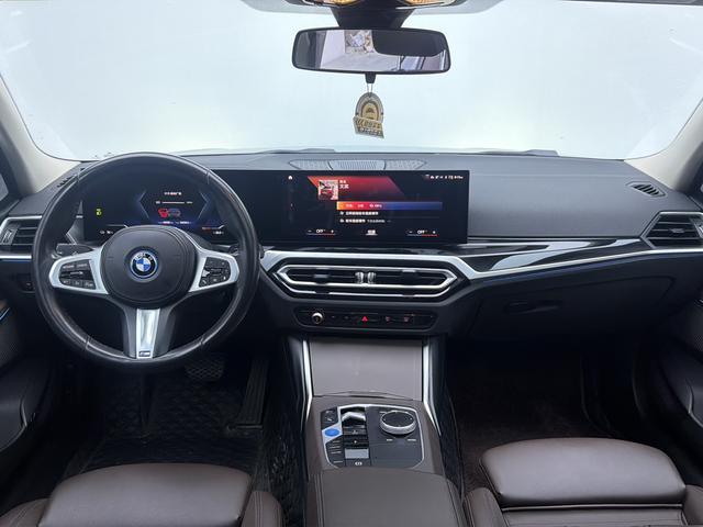 بي إم دبليو i3 2022 eDrive35L مستعملة ومعتمدة -u23837827